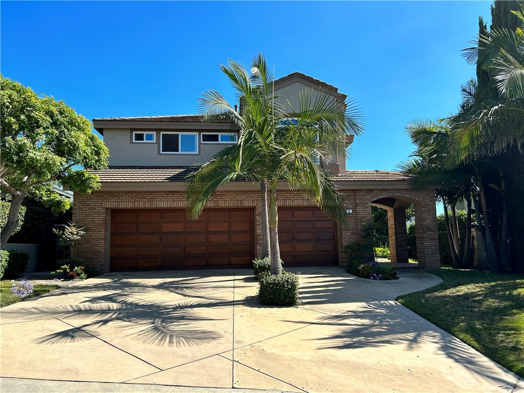 Property Photo:  8 Glastonbury Place  CA 92677 