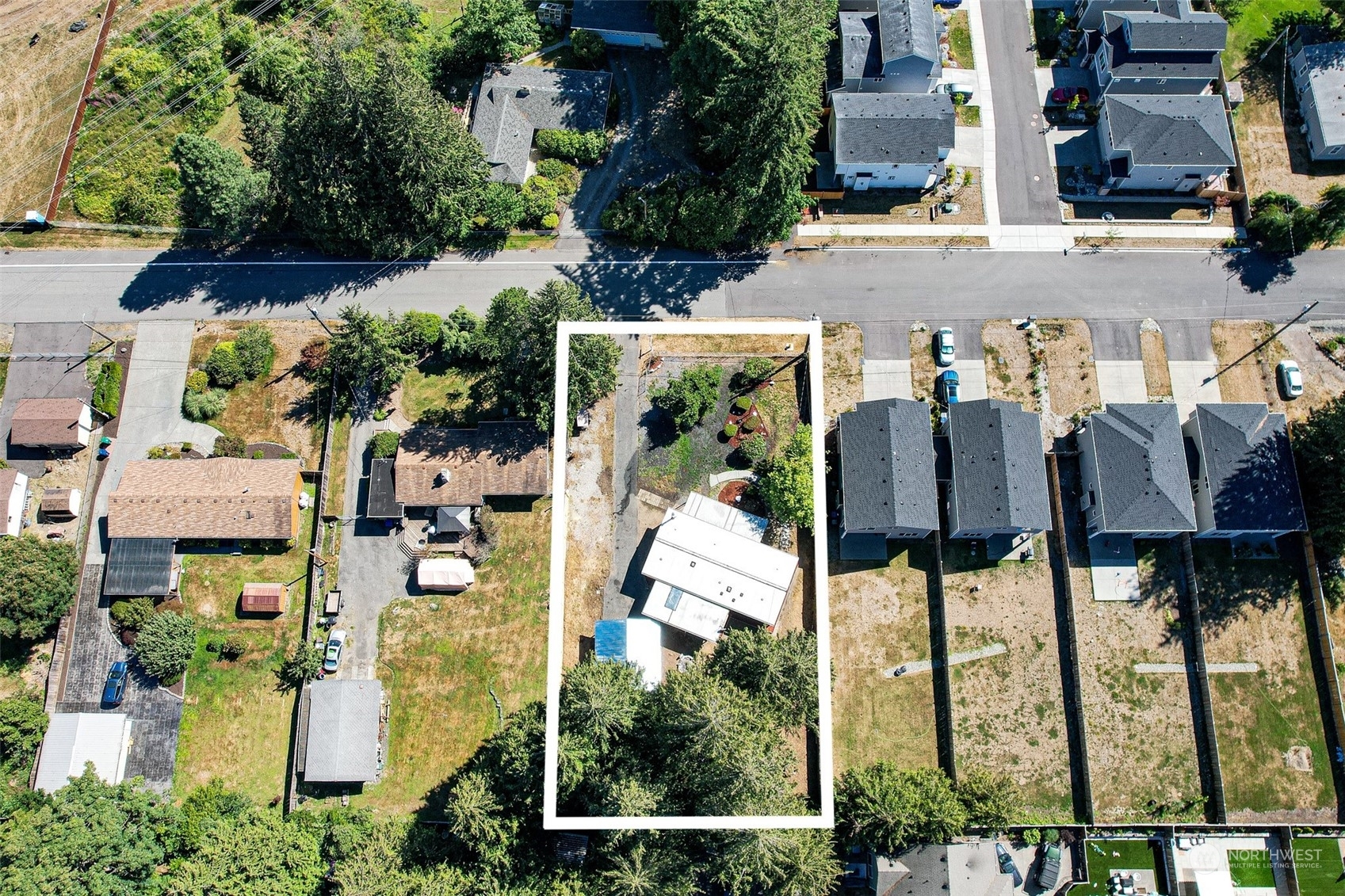 Property Photo:  411 205th Street SW  WA 98036 