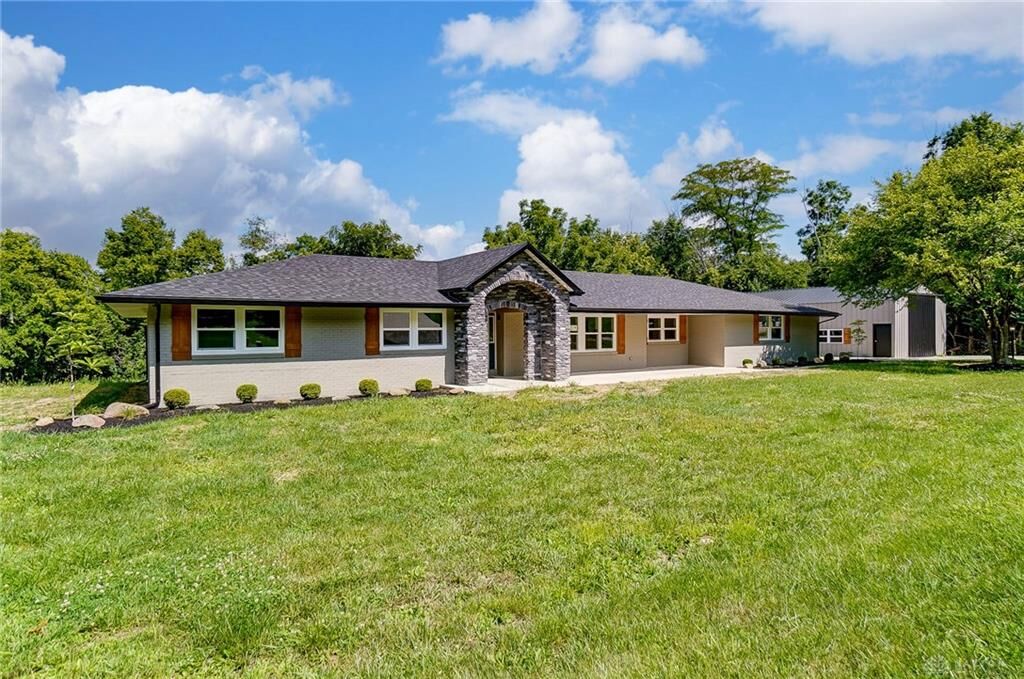 Property Photo:  410 Valleyview Drive  OH 45322 