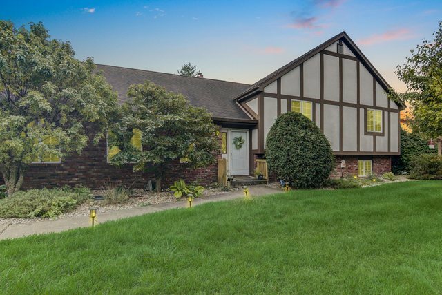 Property Photo: 228 Milburn Avenue IL 60417