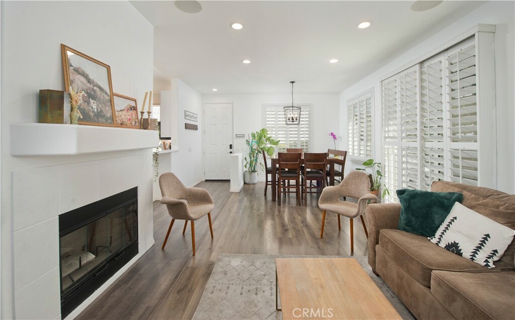 Property Photo:  25406 Parkwood Lane  CA 91350 