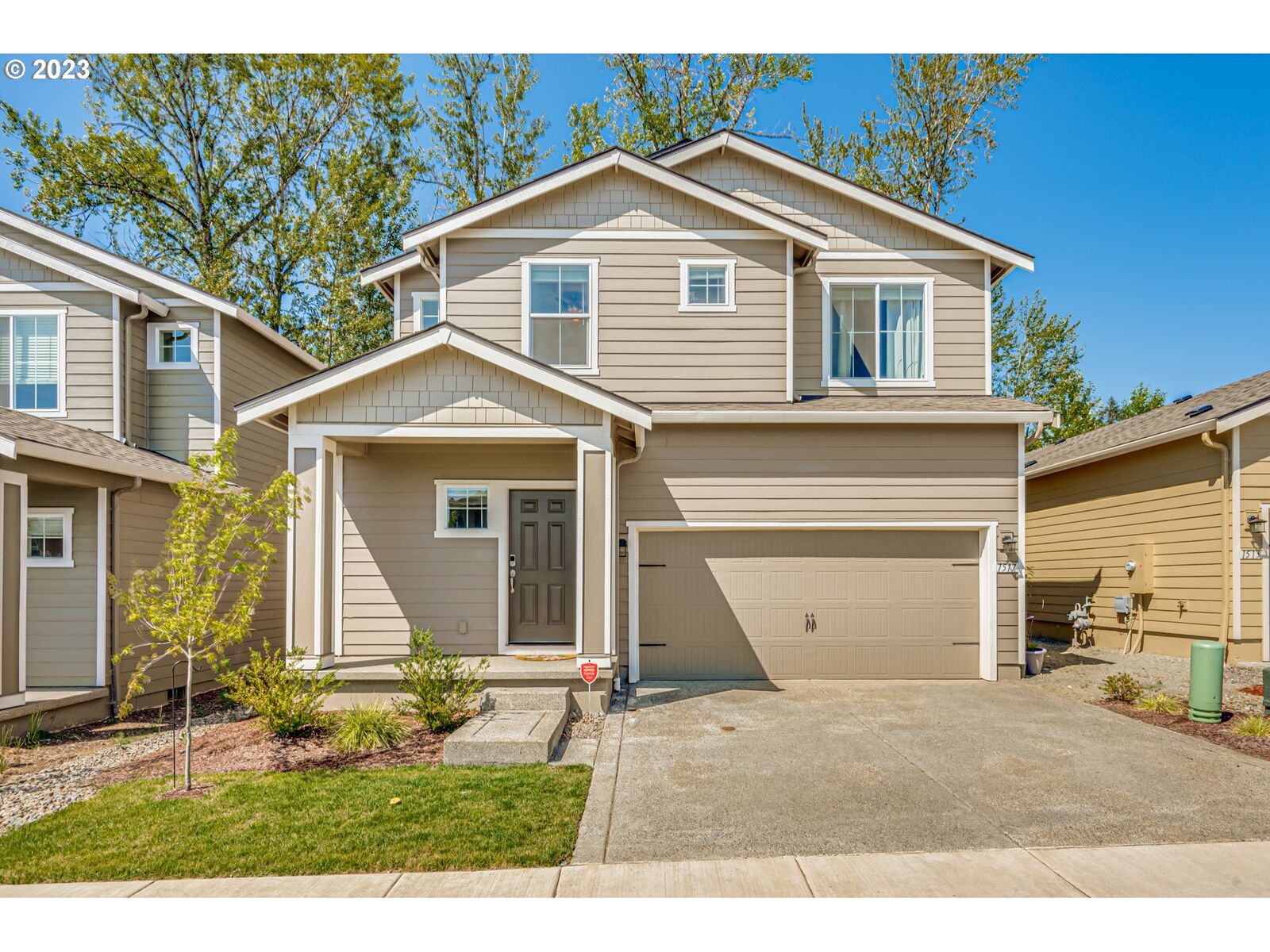 Property Photo: 1517 W 15th St WA 98629