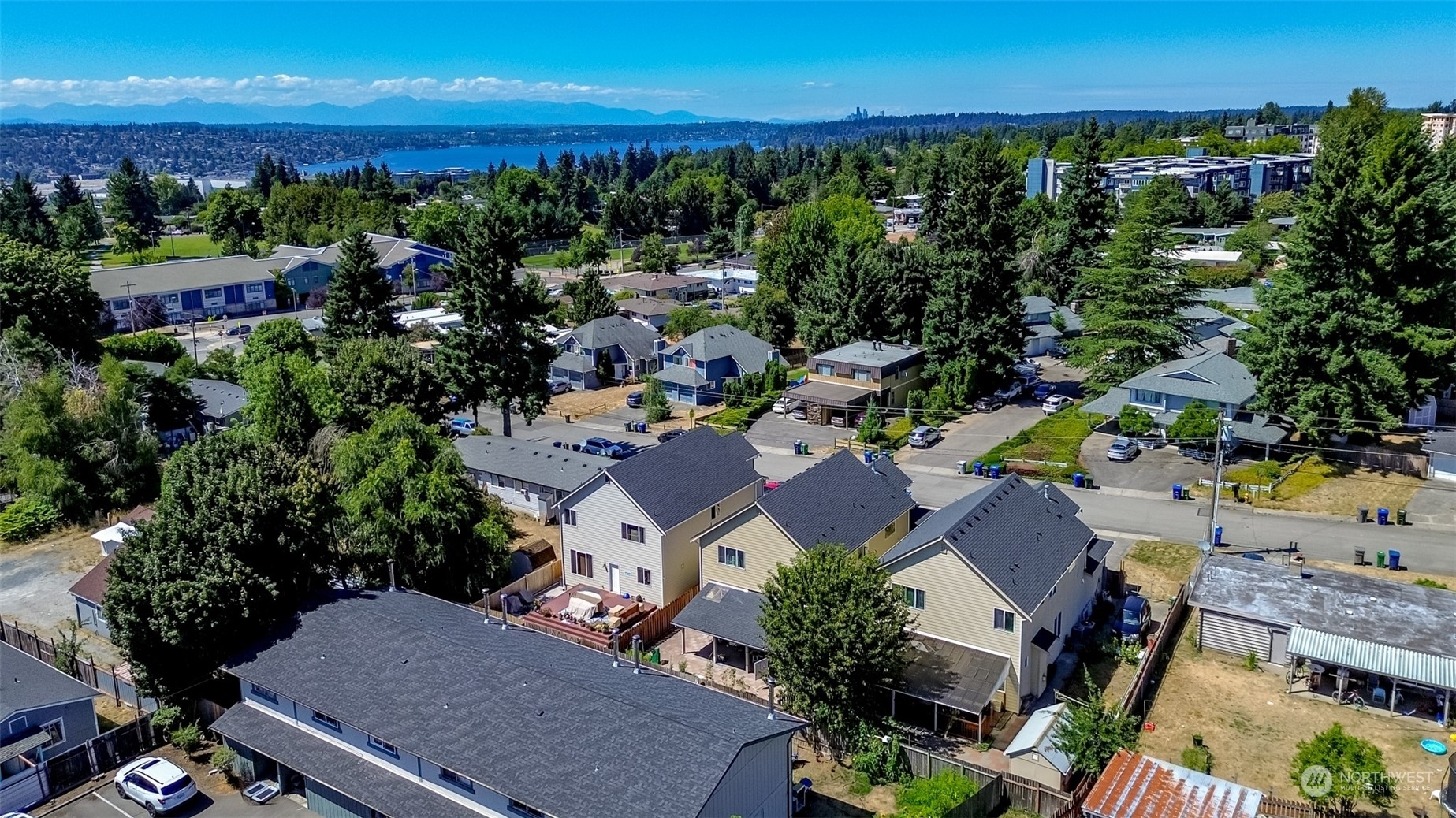 Property Photo:  2925 NE 8th Street  WA 98056 