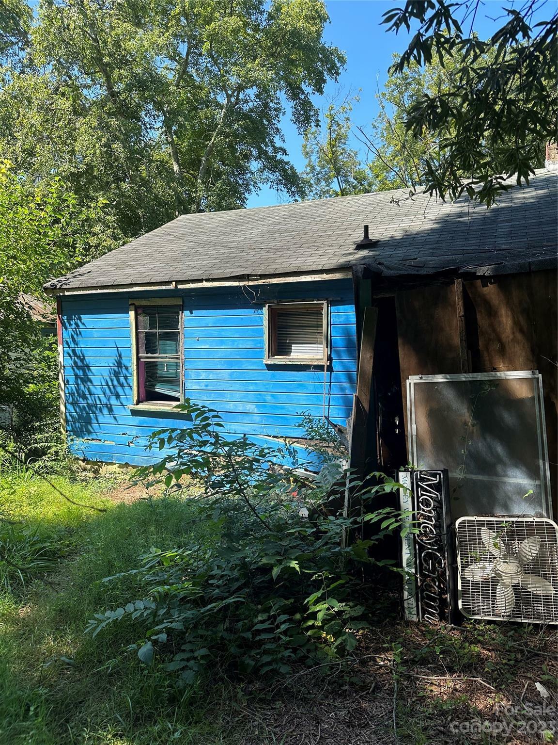 Property Photo: 305 Harmon Street 30 NC 28043