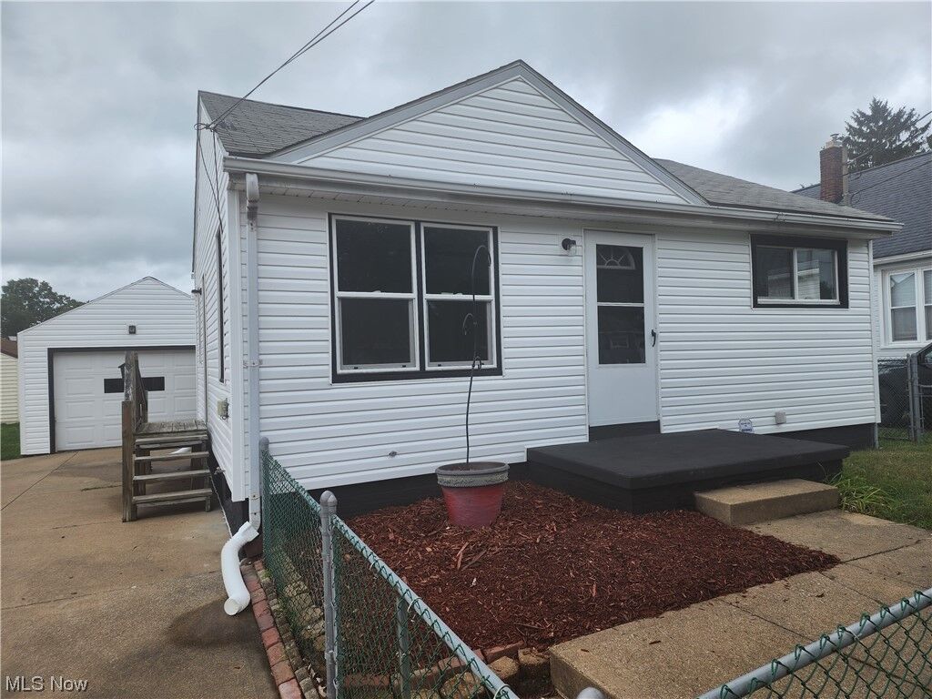 Property Photo:  1107 Wellman Street  OH 44641 