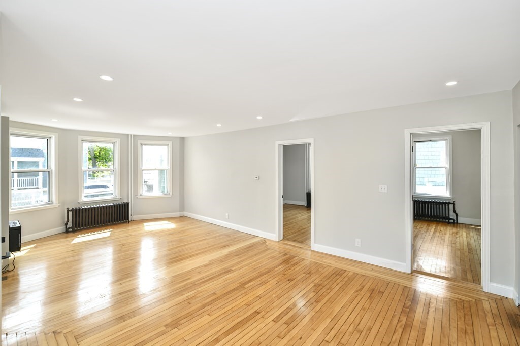 Property Photo:  176 Ruskindale Rd 2  MA 02136 