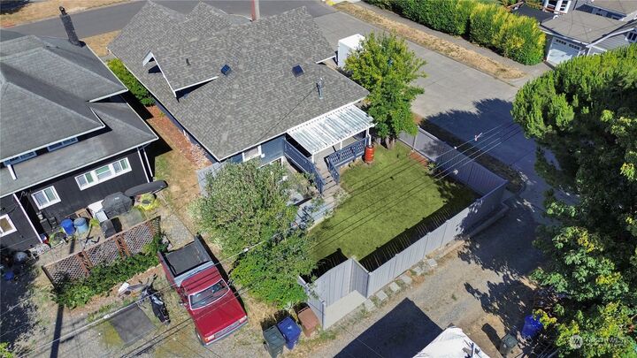 Property Photo:  1231 N Oakes Street  WA 98406 