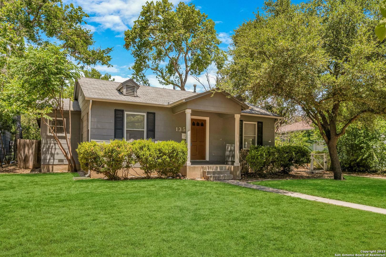 Property Photo: 135 Harmon Dr TX 78209