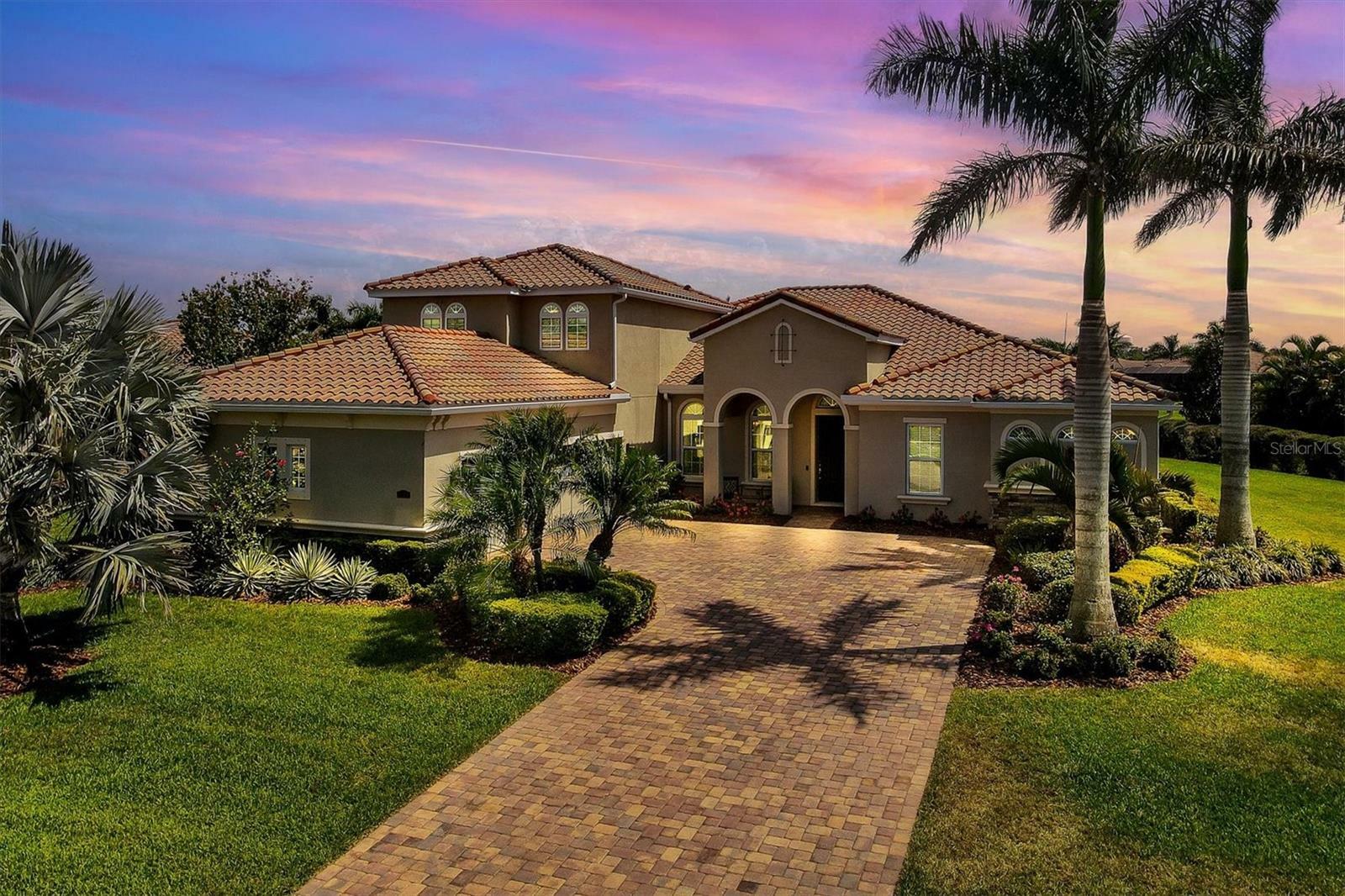 Property Photo: 17006 1st Drive E FL 34212