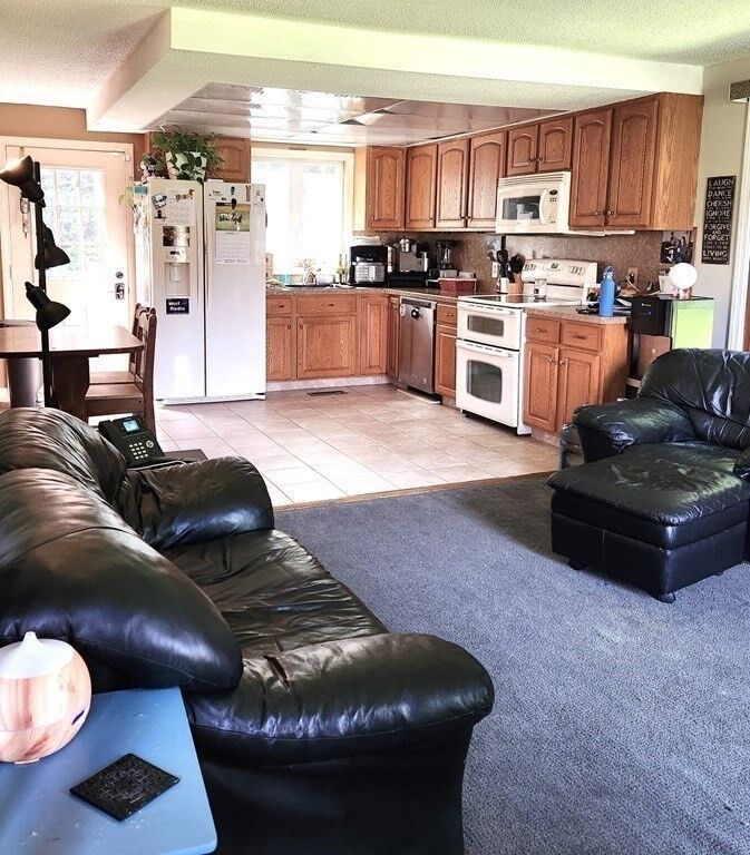 Property Photo: 1430 Russell 13 MA 01085