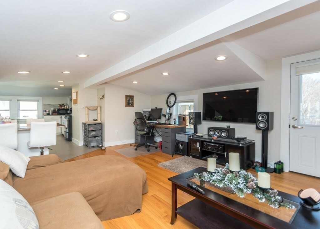 Property Photo:  94 Prospect St 1  MA 02453 