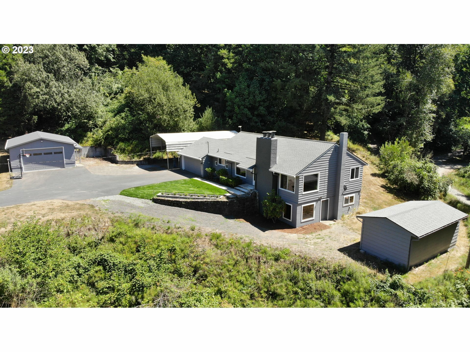 Property Photo: 38300 E Knieriem Rd OR 97019