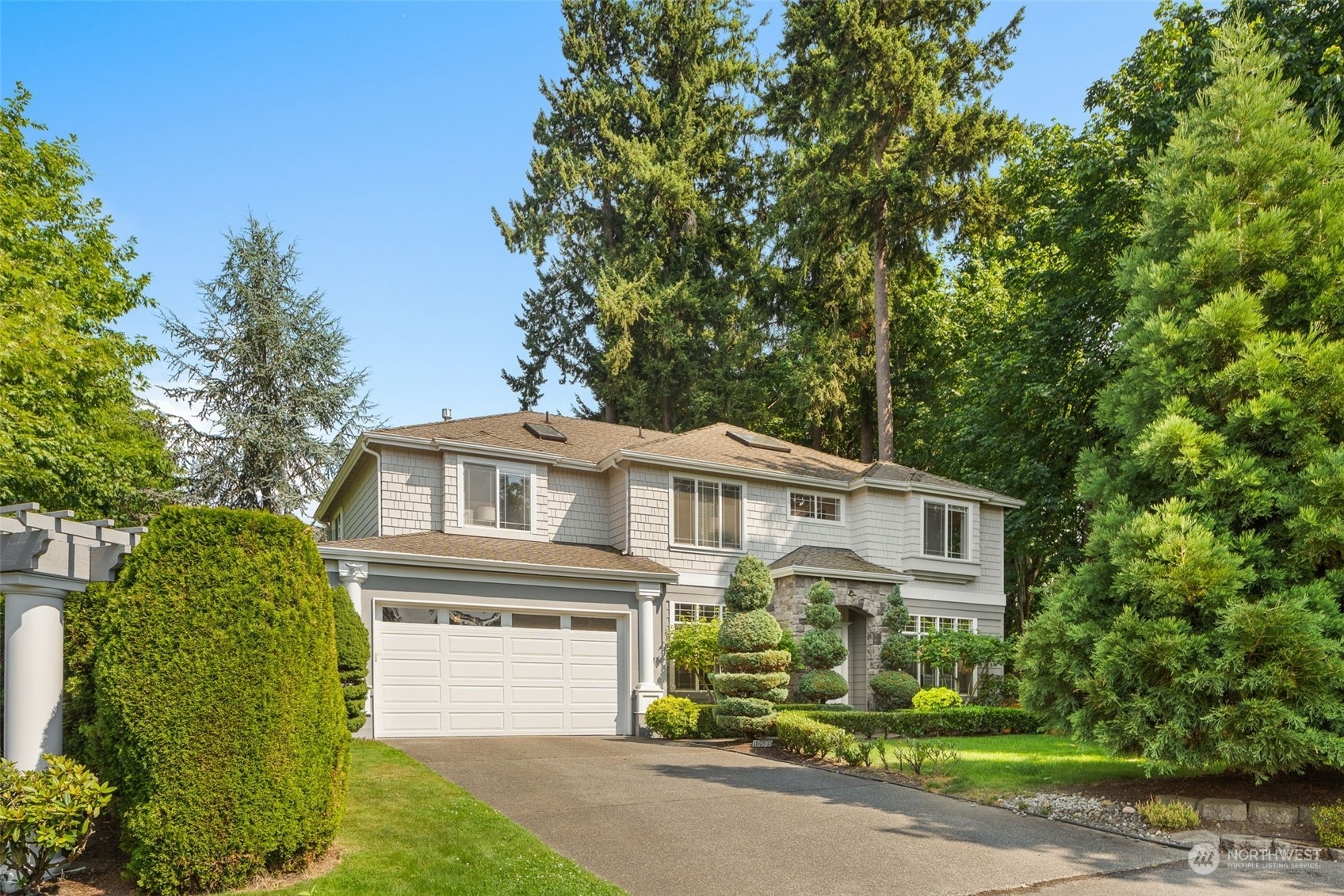 Property Photo: 12505 NE 102nd Place WA 98033