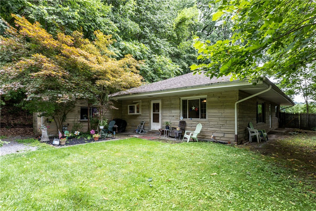 Property Photo:  1234 Maple St  PA 15116 