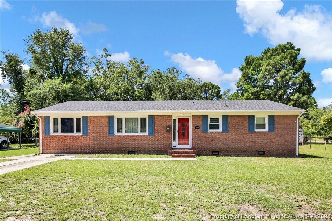 Property Photo:  1906 Wyatt Street  NC 28304 