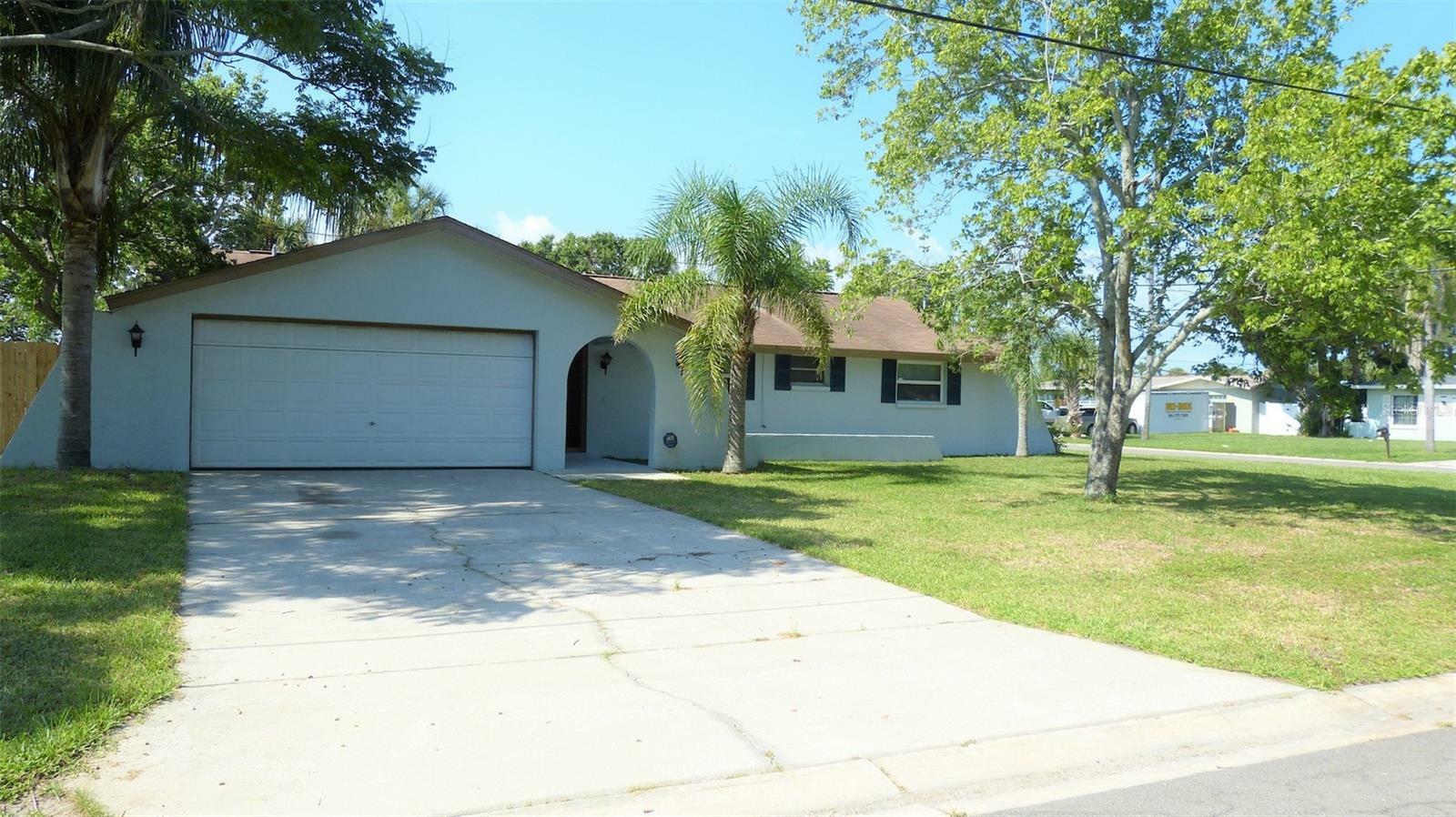 Property Photo:  548 Firefly Lane  FL 33572 