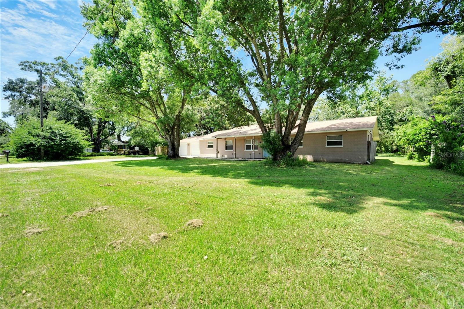 Property Photo:  610 Elaine Drive  FL 33511 