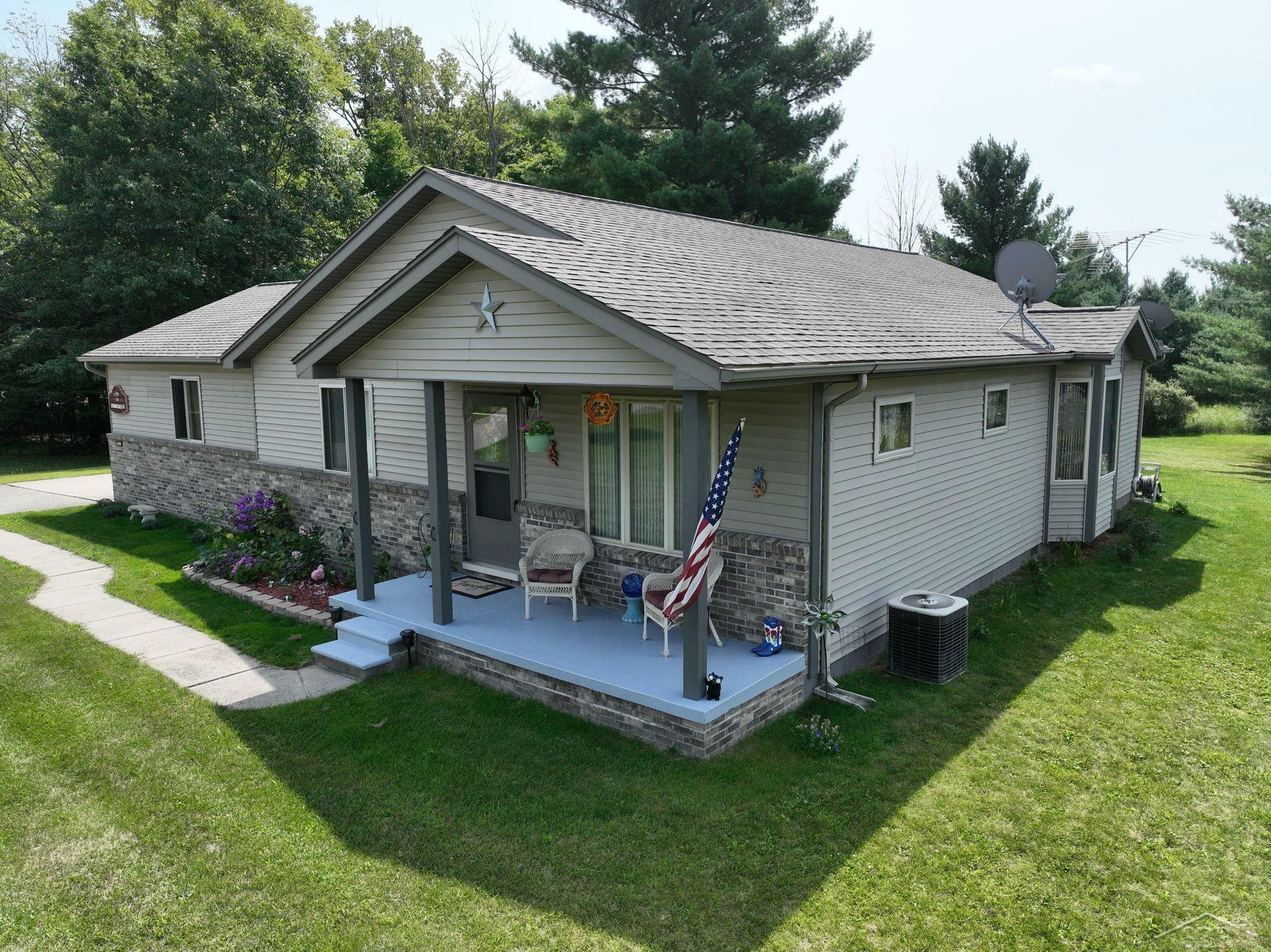 Property Photo:  1589 Bunkerhill  MI 48624 