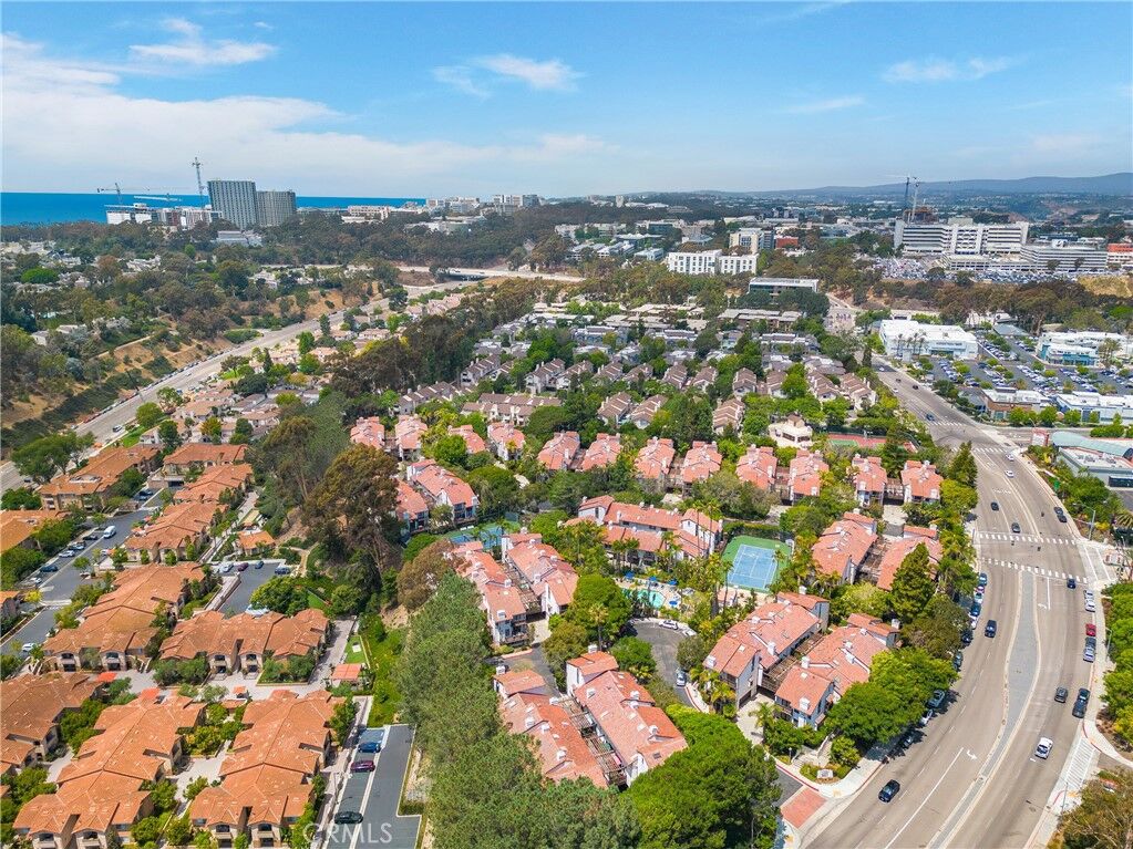 Property Photo:  8608 Villa La Jolla Drive 5  CA 92037 