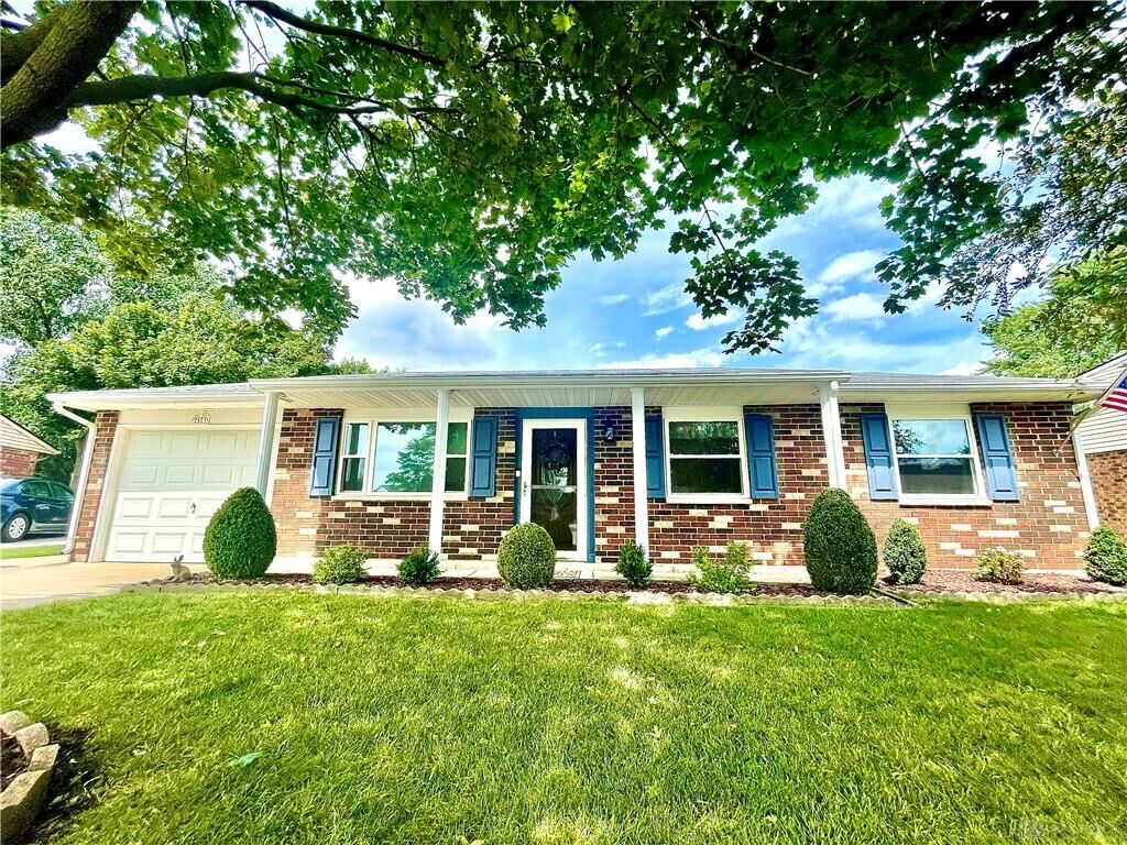 Property Photo:  2523 Aberdeen Court  OH 45373 