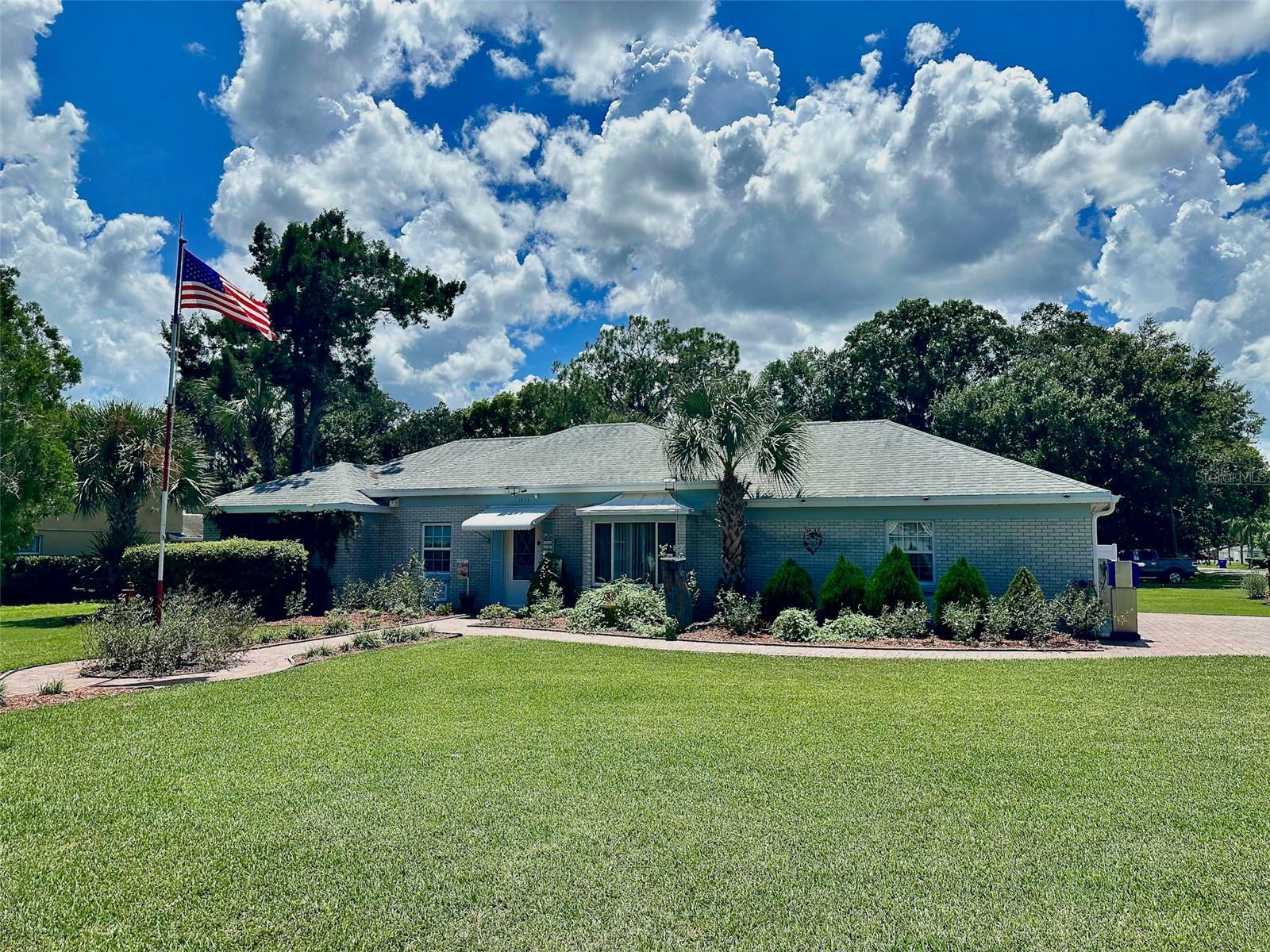 Property Photo:  1370 N Lyndell Drive  FL 34741 