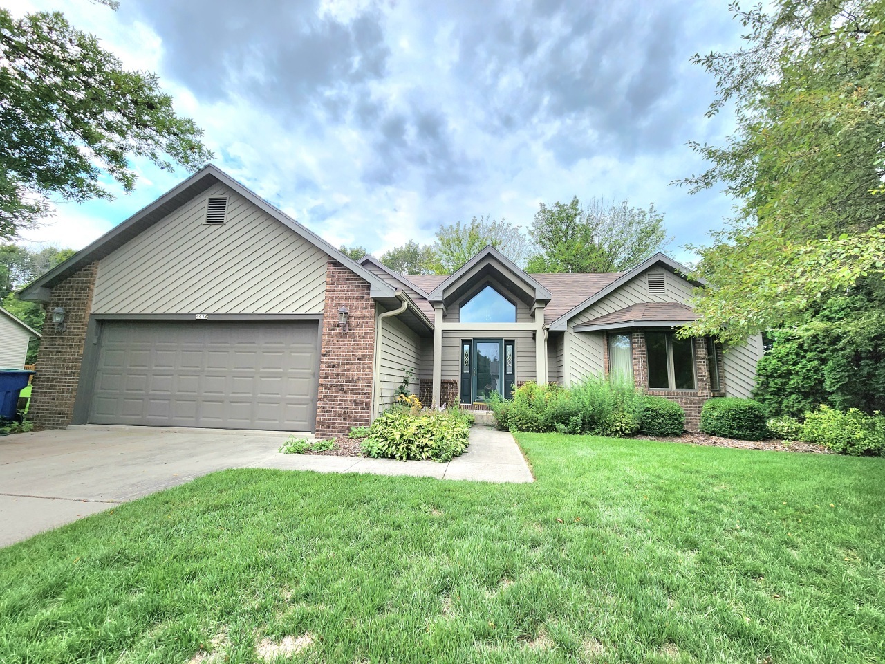 Property Photo: 4418 Hunters Glen Dr WI 53083