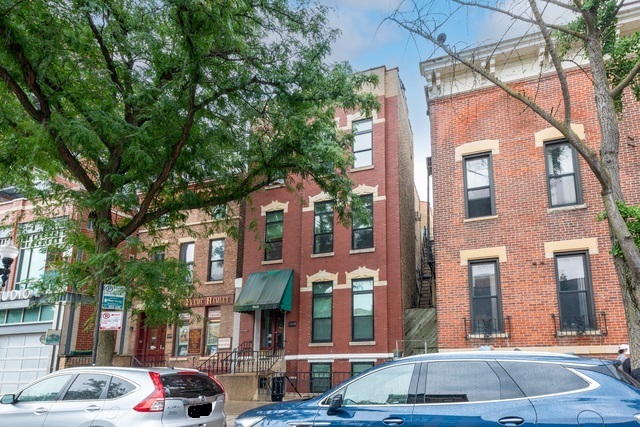 Property Photo: 1505 N Wells Street 2 IL 60610