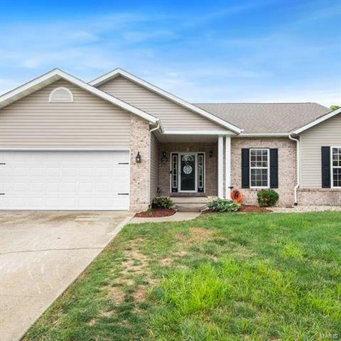 Property Photo: 16 Annebriar Drive IL 62062