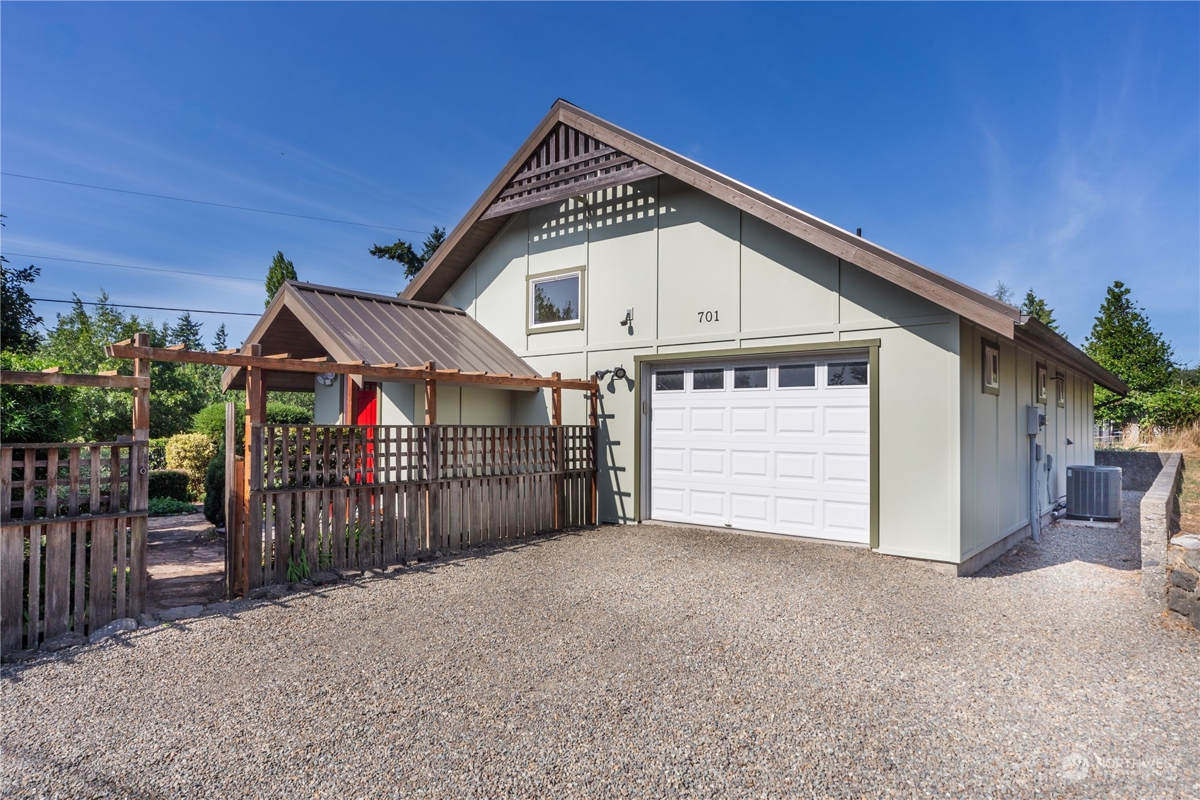 Property Photo:  701 Oak Street  WA 98368 