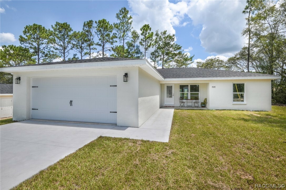 Property Photo:  1622 W Gainsboro Lane  FL 34434 