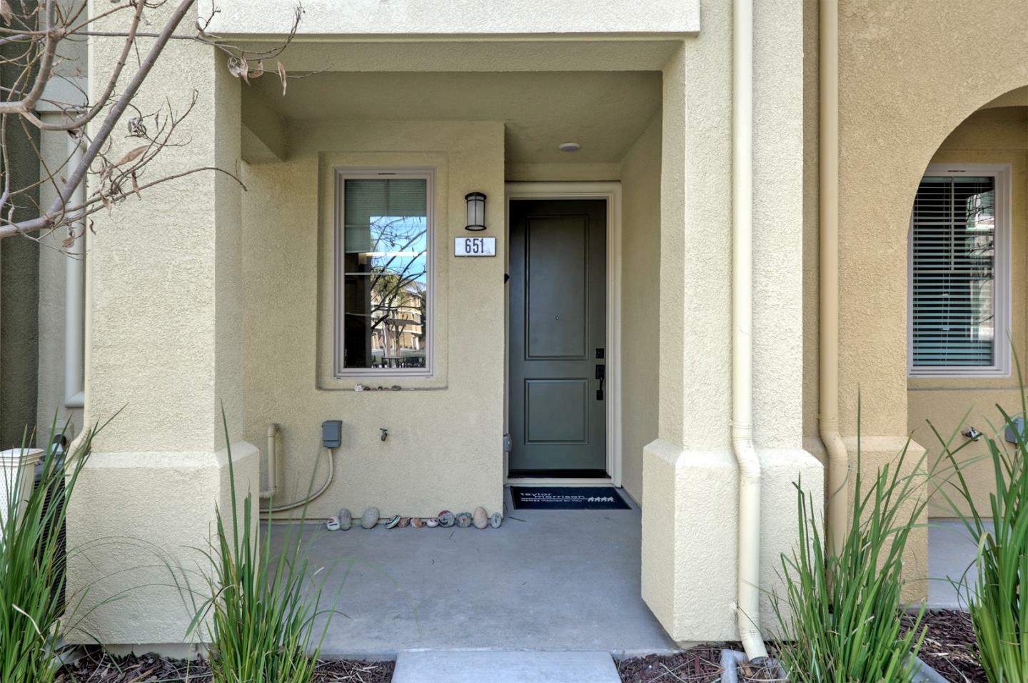 Property Photo: 651 Cinnamon Circle CA 94043
