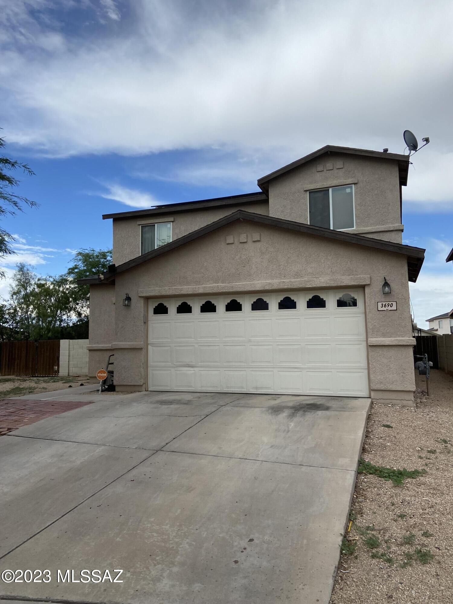 Property Photo:  3690 W Nevil Court  AZ 85746 