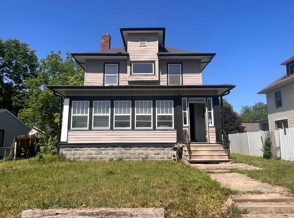 Property Photo:  1109 Logan Avenue  IA 50703 