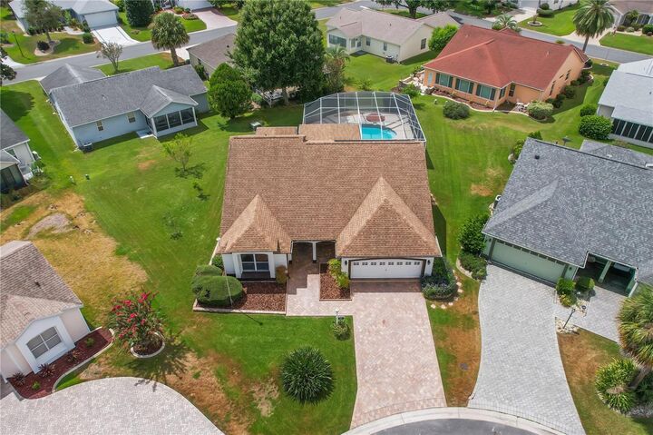 Property Photo: 601 Catalina Court FL 32159