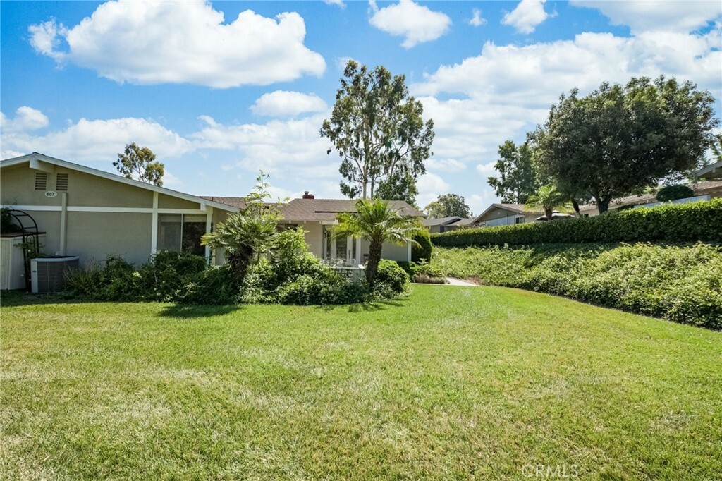 Property Photo:  607 Avenida Sevilla D  CA 92637 