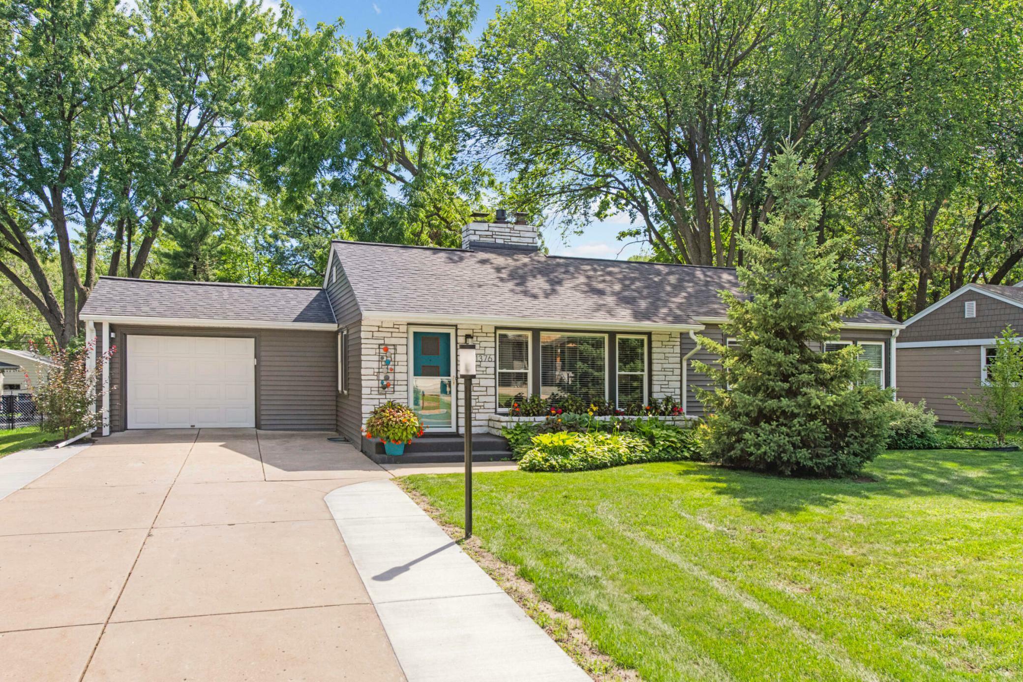 Property Photo:  1376 Arden Place  MN 55112 