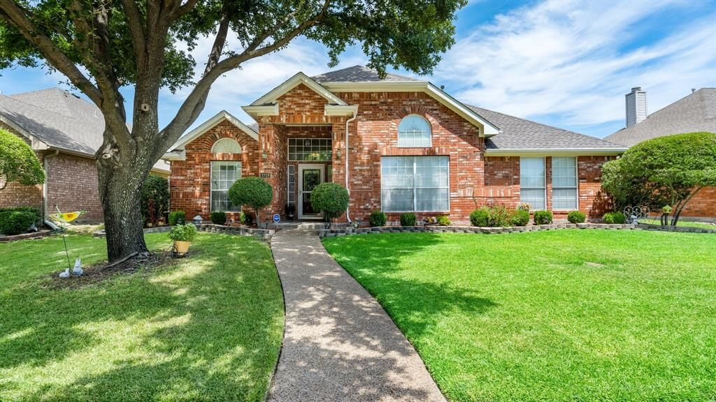 Property Photo: 1718 Creek Valley Road TX 75181