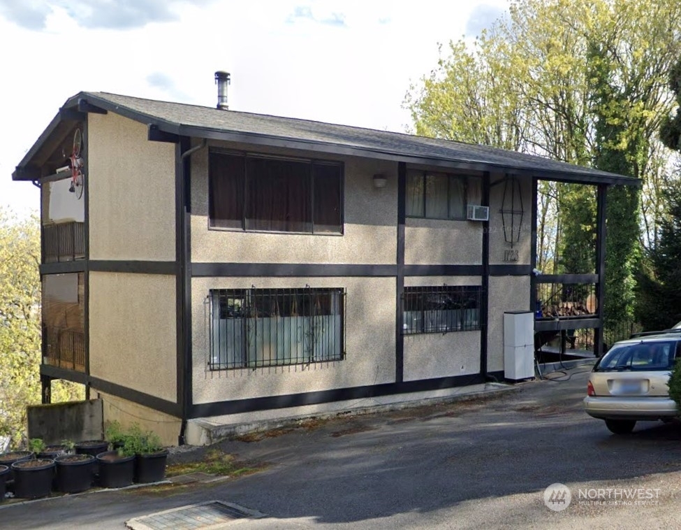 Property Photo: 1723 Sturgus Avenue S WA 98144