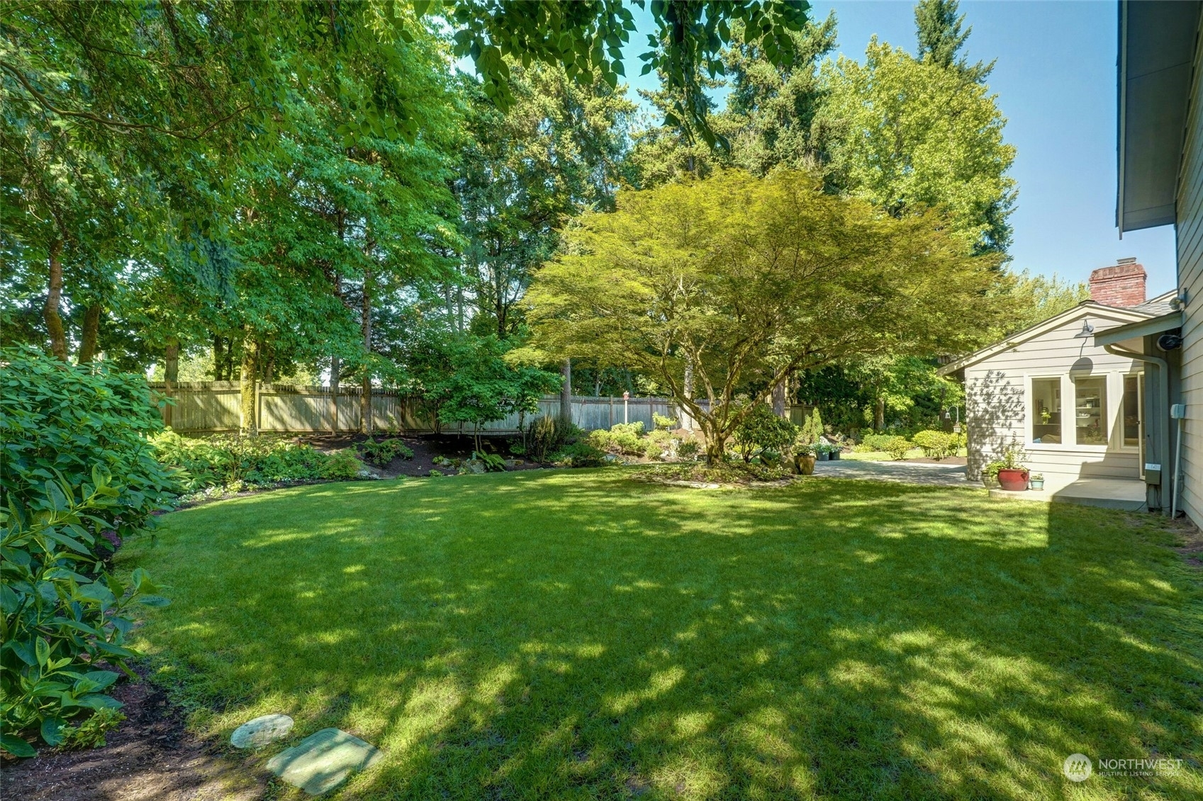 Property Photo:  2727 93rd Avenue NE  WA 98004 