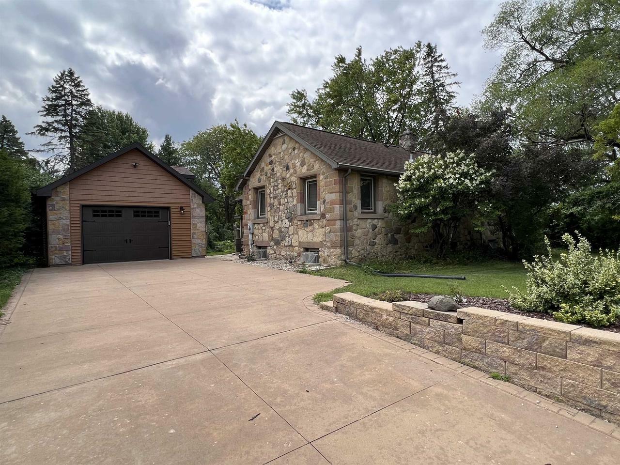 Property Photo:  41 Braeger Drive  WI 53713 