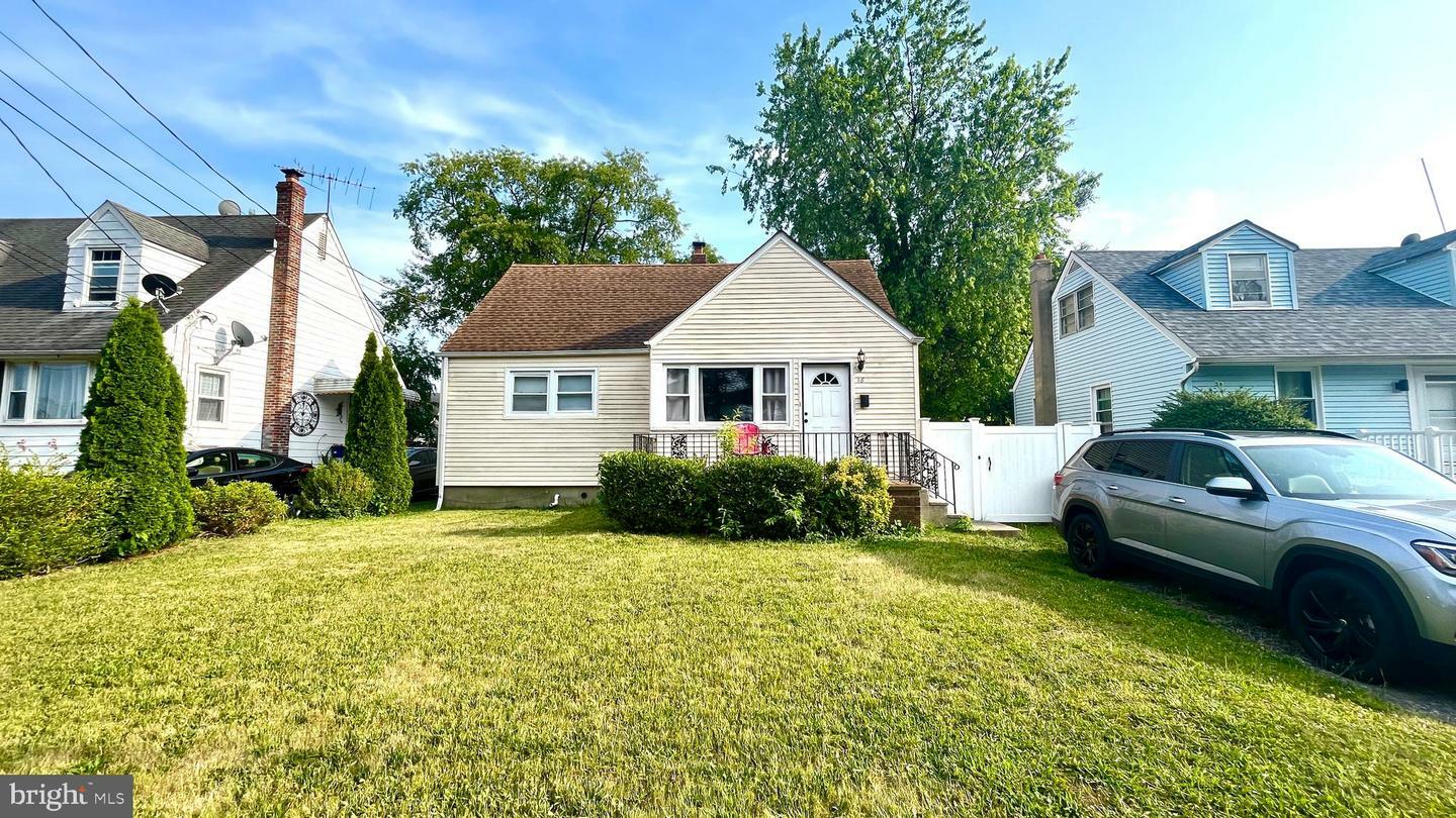 Property Photo:  16 Holmes Street  NJ 08817 