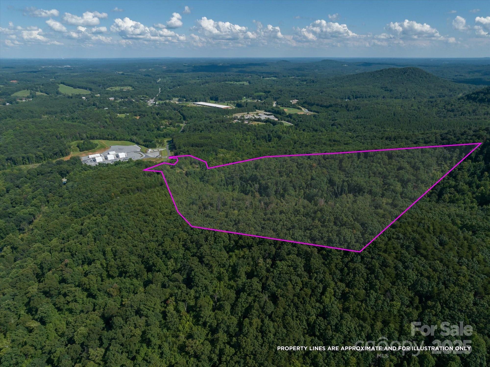 Property Photo: 823 Silver Creek Road NC 28756