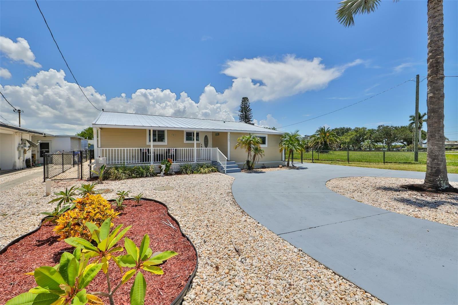 Property Photo:  3503 W Shell Point Road  FL 33570 