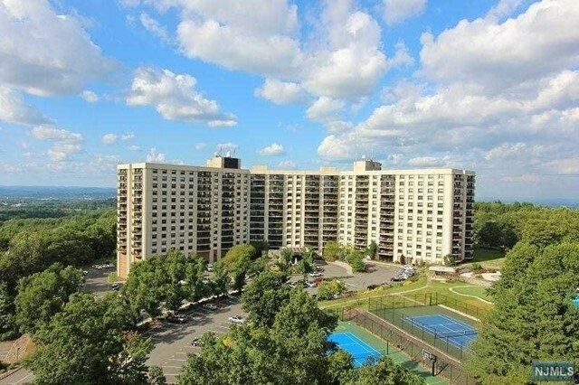 Property Photo:  2 Claridge Drive 2gw  NJ 07044 