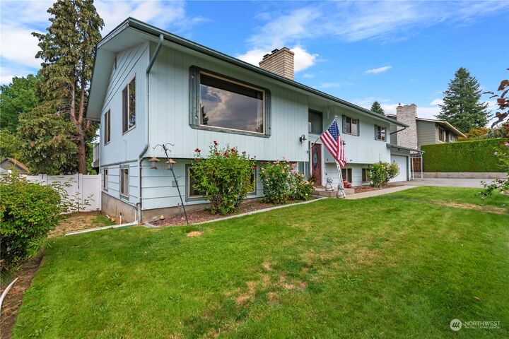 Property Photo:  1111 Dale Street SE  WA 98802 