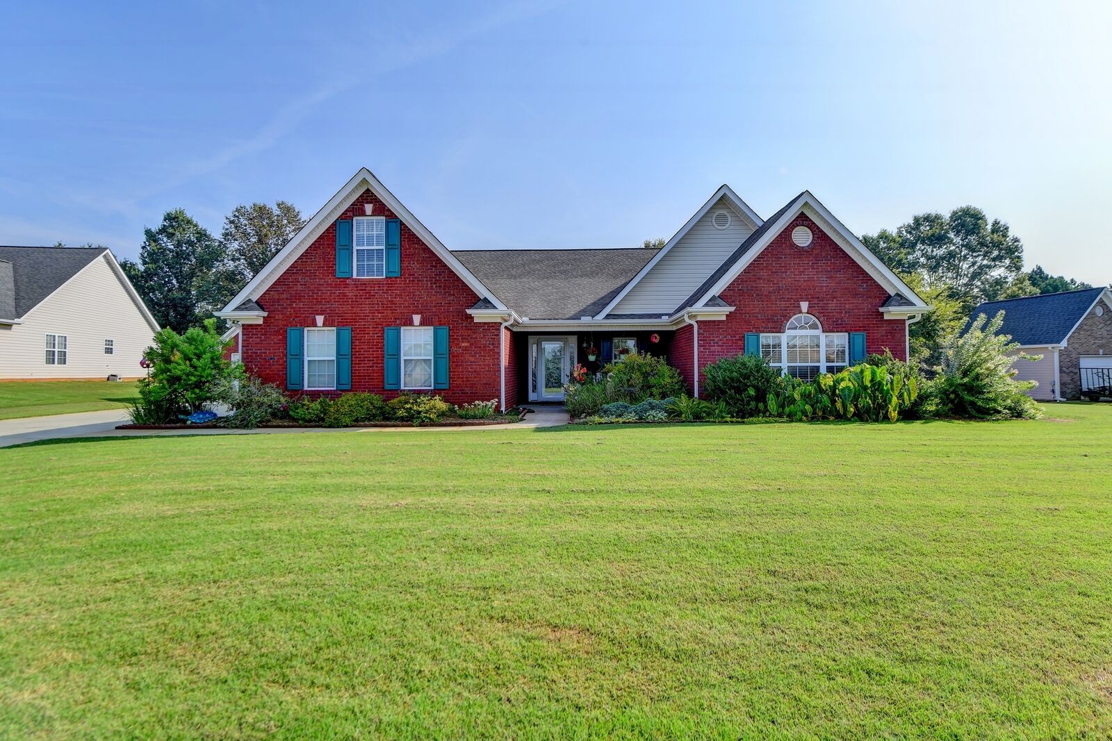 Property Photo:  1422 Shiloh Oak Drive  GA 30052 