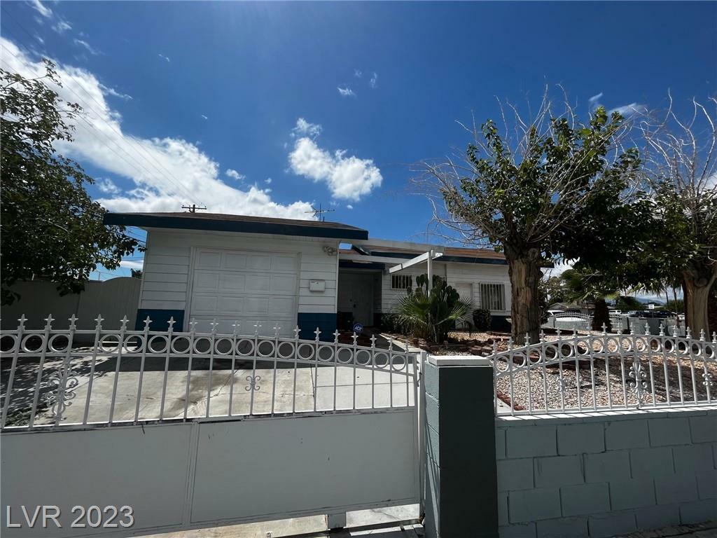 Property Photo:  1901 Las Verdes Street  NV 89102 