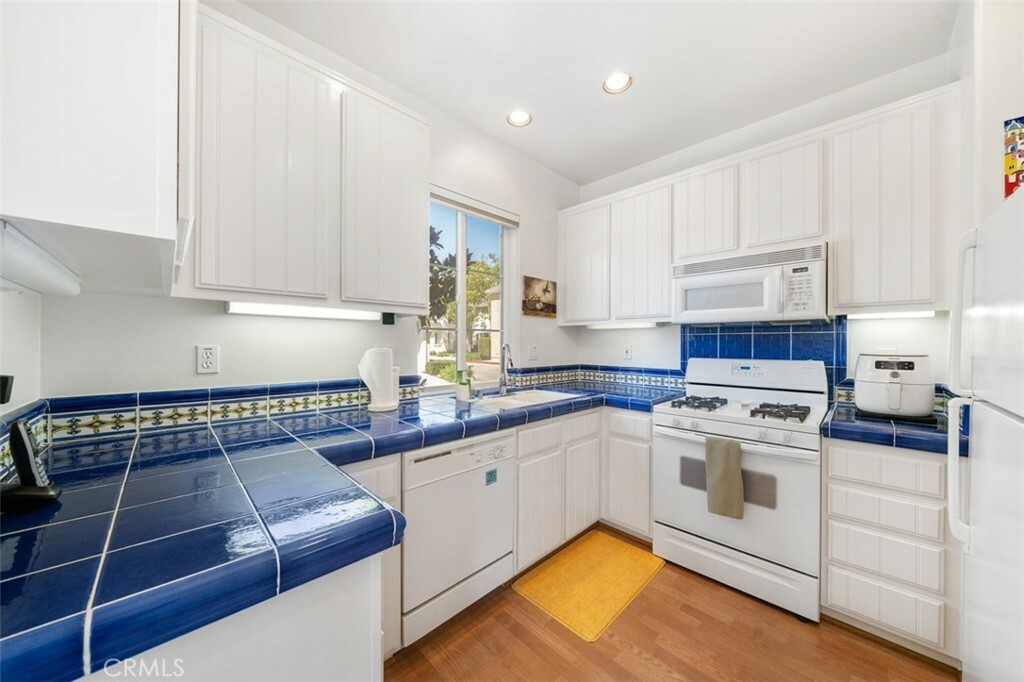 Property Photo: 122 Cherrybrook Lane CA 92618