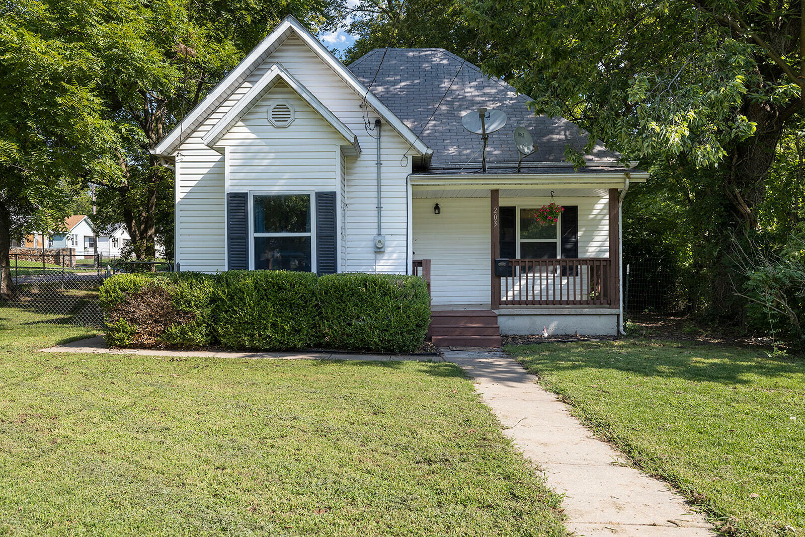 Property Photo:  203 E Atlantic Street  MO 65803 