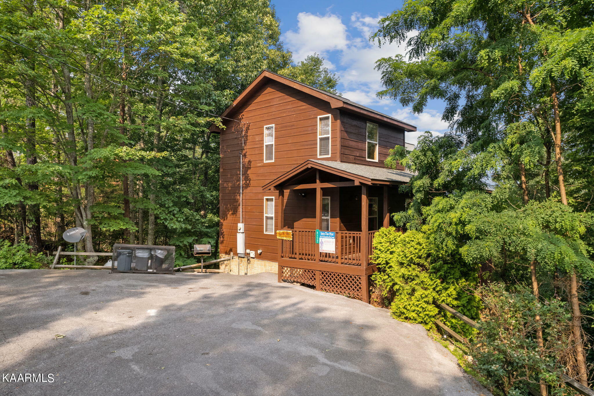 Property Photo: 4172 Chamberlain Lane TN 37862